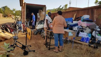 La distribution du matériel médical à commencé à Ouagadougou.