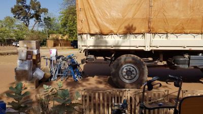La distribution du matériel médical à commencé à Ouagadougou.