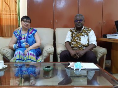 ISSDH - Institut des Sciences du Sport et du Develloppement Humain -Chantal avec le Dr Diallo.
