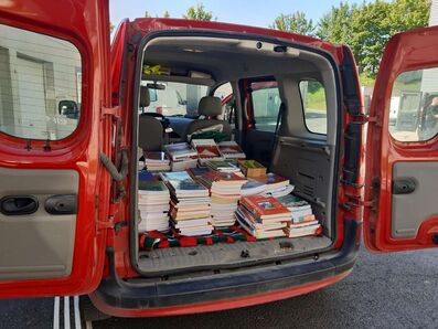 Collecte de livres de médecine.