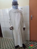Un ancien de Bobo avec des béquilles