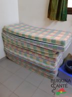 Les matelas pour l'horphelinat de Guié